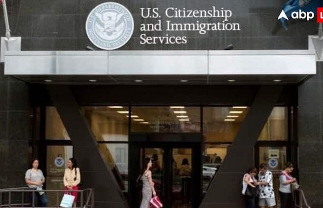 Gold Card vs. EB -5 Visa vs. Gold Card isolated from each other as the path to US citizenship