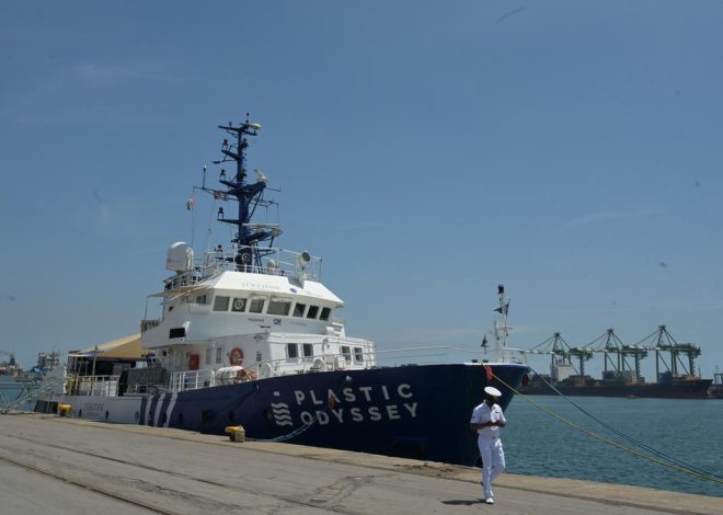 The ship fought against plastic pollution and sailed around the world. We see once inside