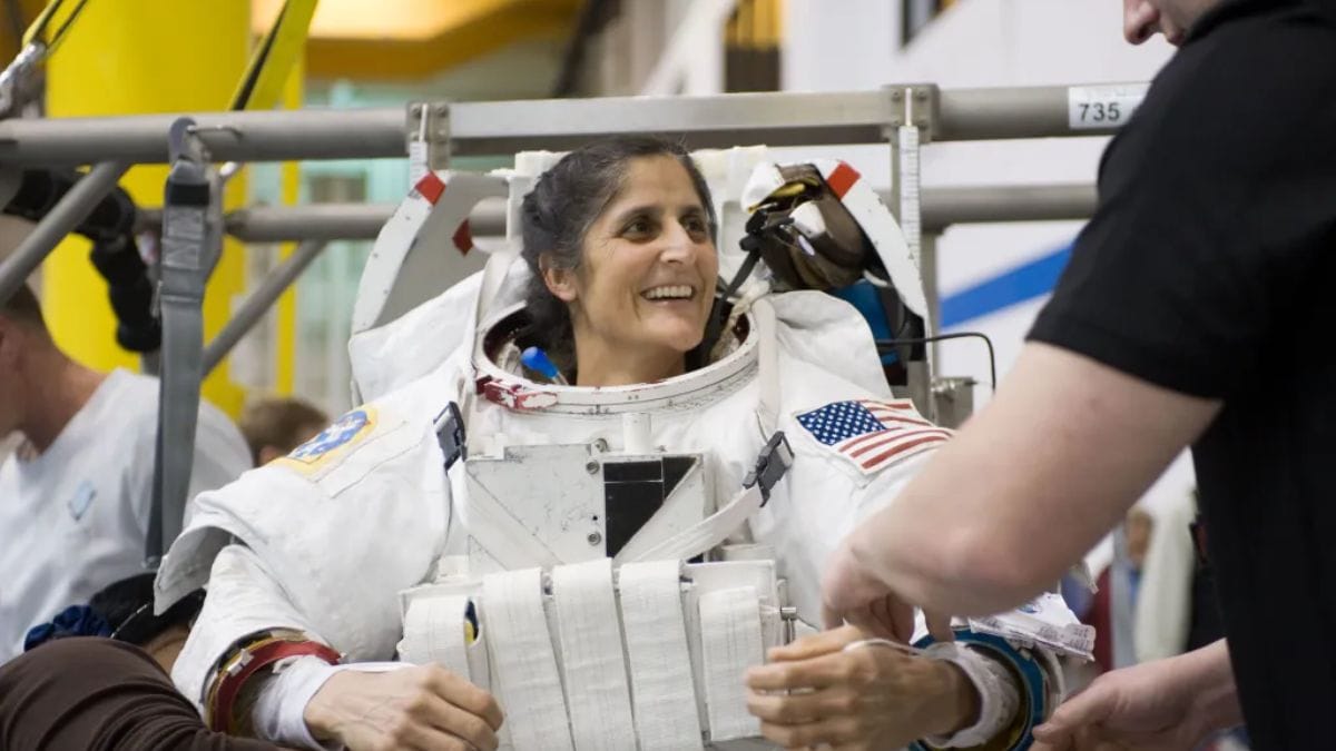 Sunita Williams Hasses Waves Jews He returned to home 286 days later